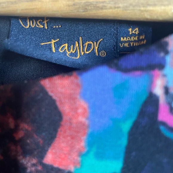 Just Taylor dress - Picture 4 of 5